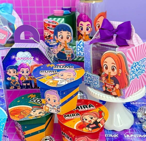 Kpop Demon Hunter Set de 8 Cajitas + Pack Ramen / 8 Kpop Demon Hunter Party Favor Boxes + Ramen Pack